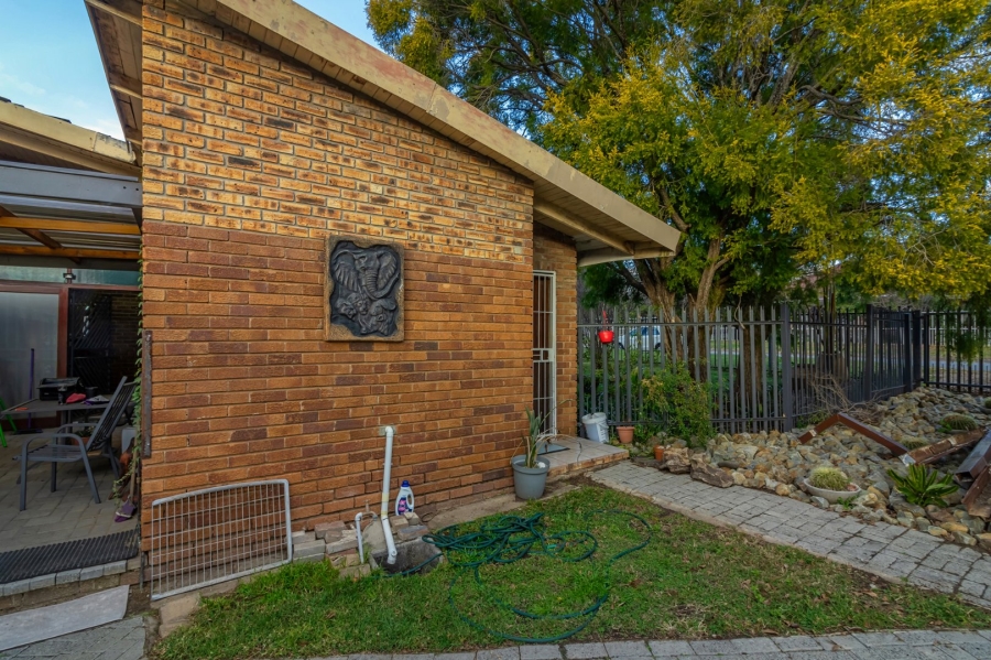 3 Bedroom Property for Sale in Wilgenhof Free State
